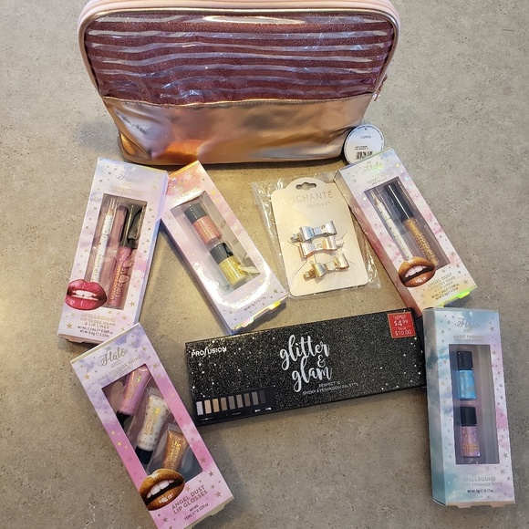 3/$25:Clutch bag - Picture 2 of 2